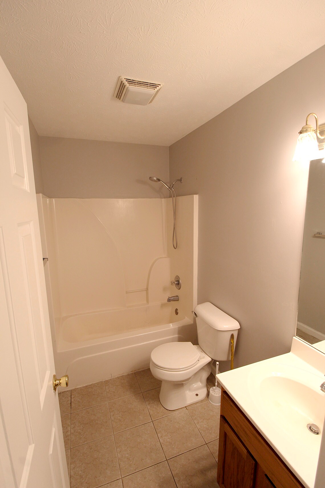 Building Photo - 561 Hampton Way