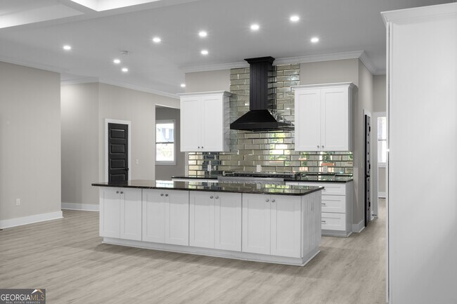 Building Photo - 1331 Diamond Ave SE