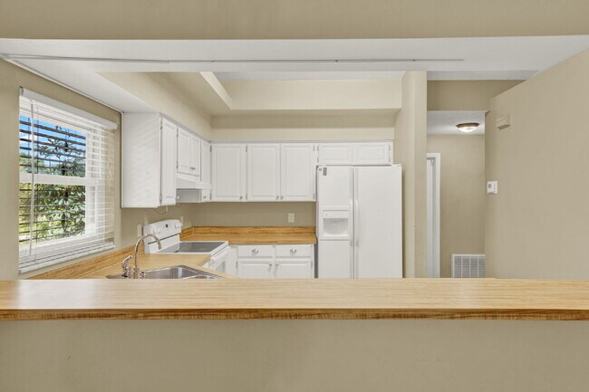 Building Photo - "Charming 3-Bed Oasis with 2 Baths and Spacious 1,310 Sq. Ft. in Orlando!"