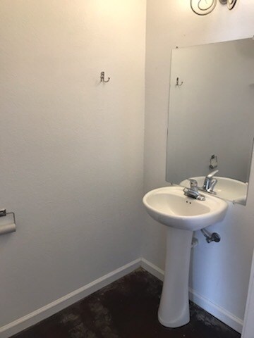 Building Photo - 2020 Southwood Dr