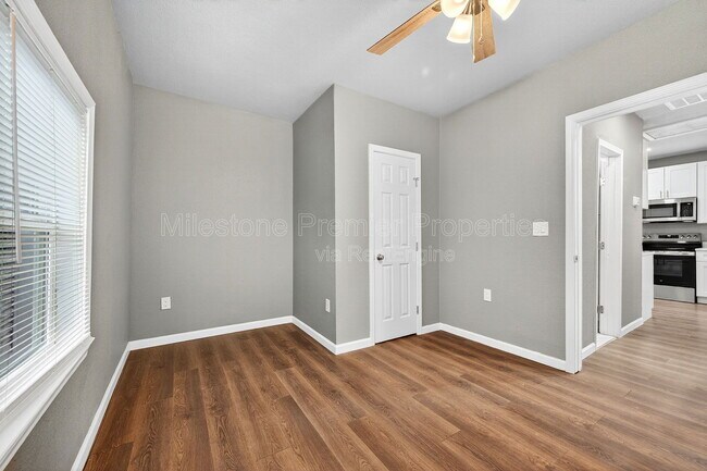 Building Photo - 103 W South St