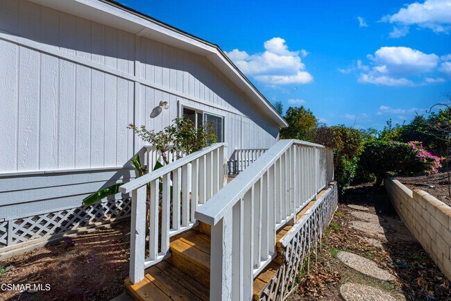 Building Photo - 1057 E La Loma Ave
