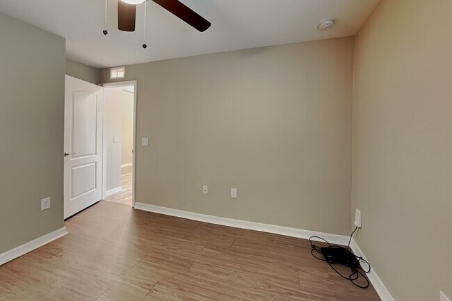 Building Photo - 8263 N Campbell Rd