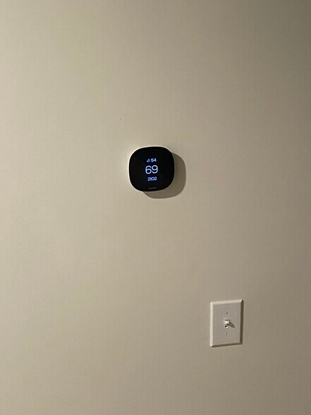 Building Photo - 427 Silo Ct