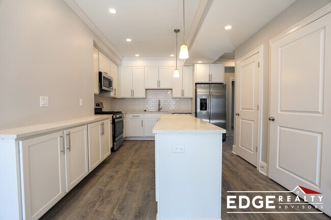 Building Photo - 107 Kenrick St