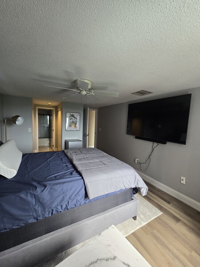 Building Photo - 200 Burkhall St