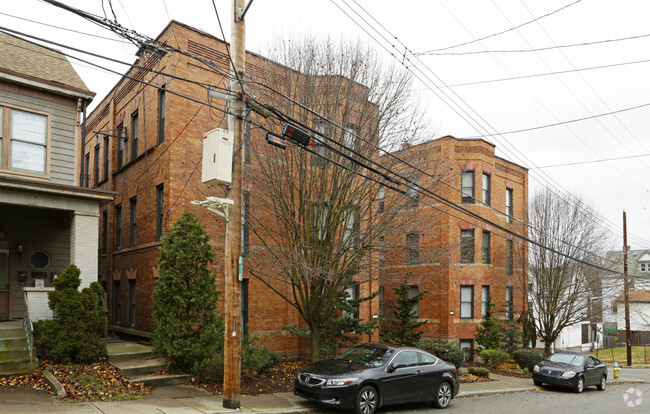 Building Photo - Sycamore