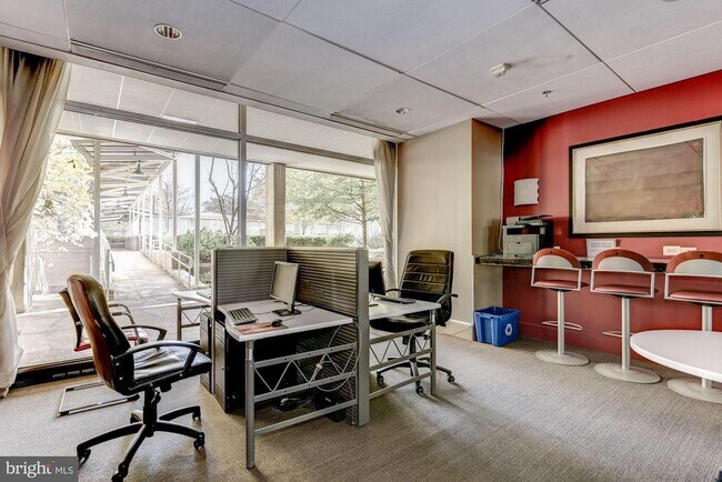 Building Photo - 355 I St SW