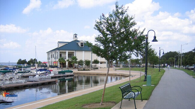 Building Photo - 812 Pennsylvania Ave