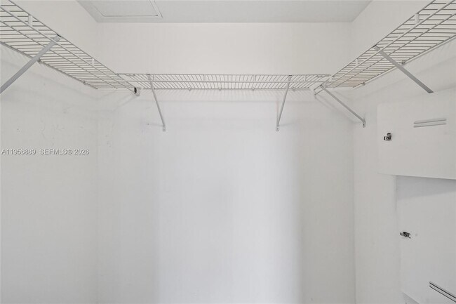 Building Photo - 500 Brickell Ave