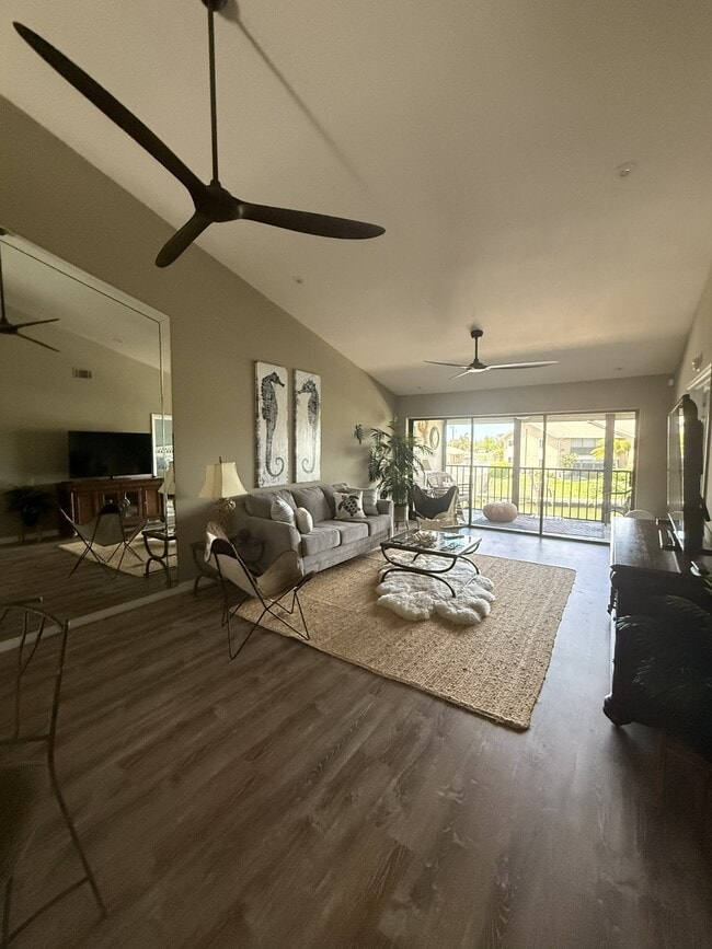 Building Photo - 4718 SW 12th Pl