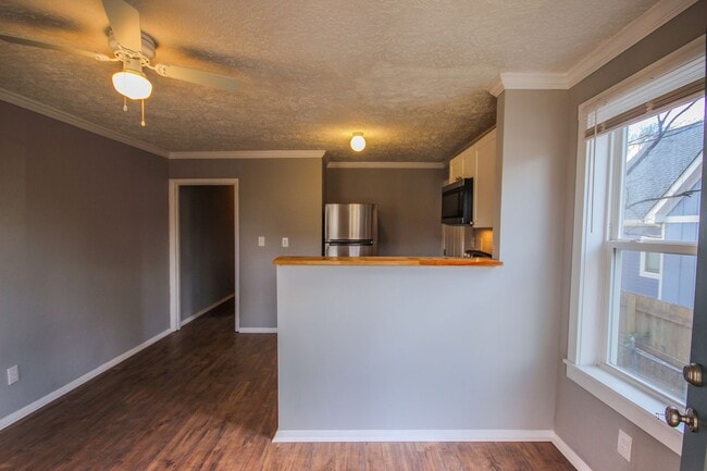 Building Photo - Stylish 2BR Retreat in Vibrant Highland Park Neighborhood!