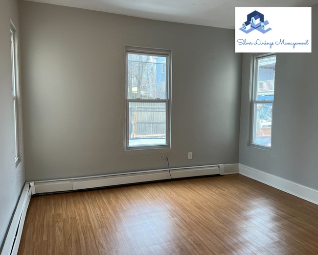 Building Photo - 127 Austin St