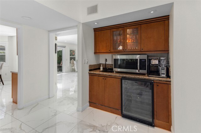 Building Photo - 4 Bayview