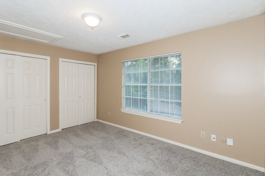 Building Photo - 11423 Willow Field Dr