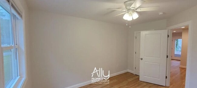 Building Photo - 290 Windfield Cir