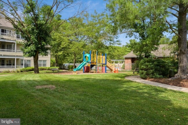 Building Photo - 103 Sequoia Ct