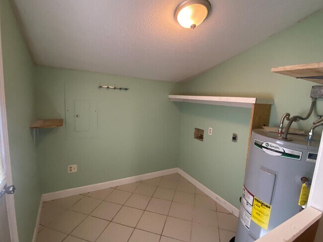 Building Photo - 1019 Shem Creek Cir