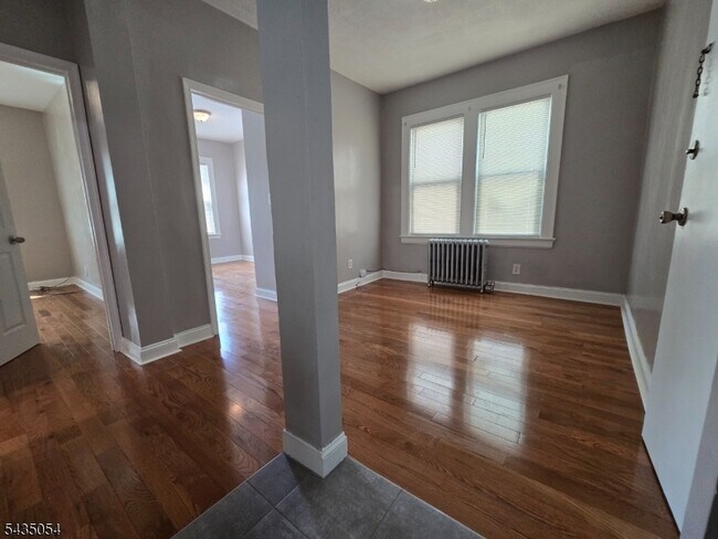 Building Photo - 170 Bellevue St