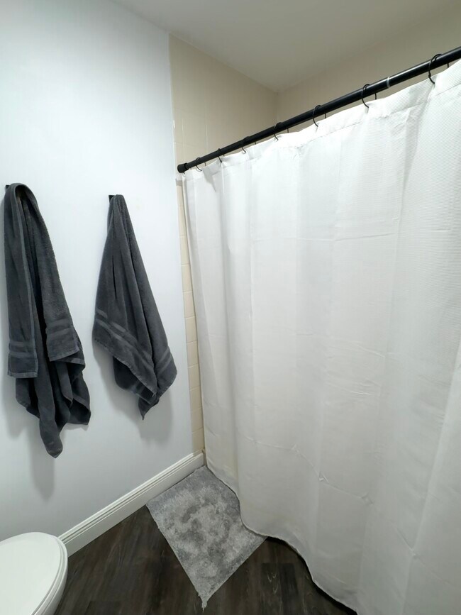 Building Photo - 1146 NE Coy Senda