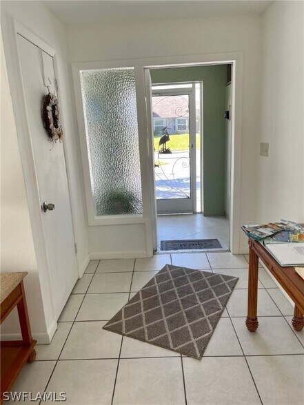 Building Photo - 1207 SE 40th Ter