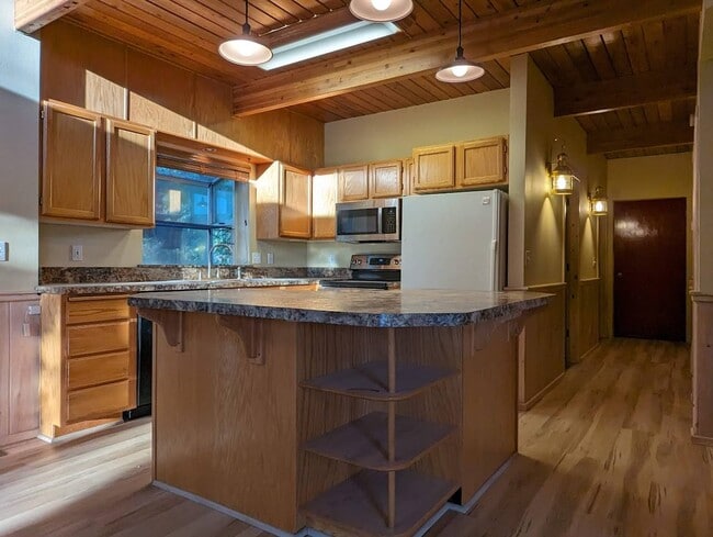 Building Photo - 134 Hanaford Rd