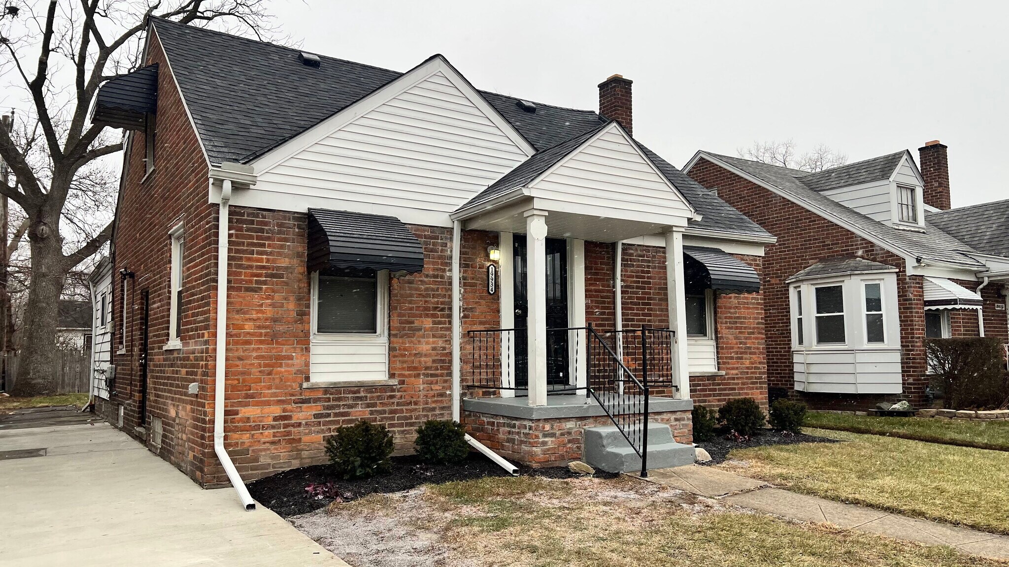 Building Photo - 19934 Manor St