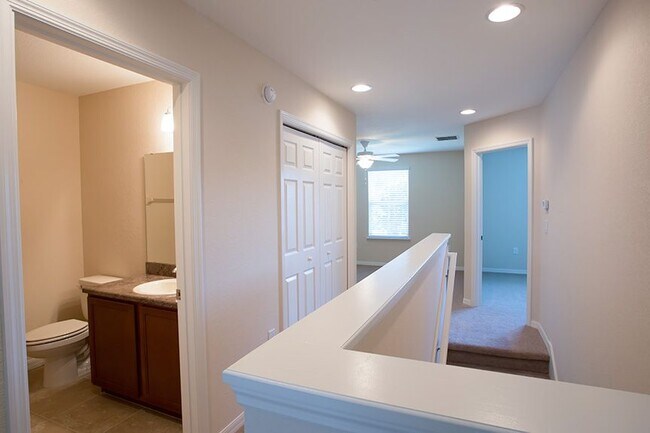 Building Photo - 1012 Dossey Oaks Lane Lakeland FL 33811