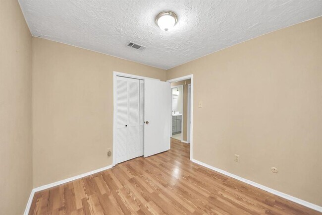Building Photo - 2614 Cobble Ridge Dr