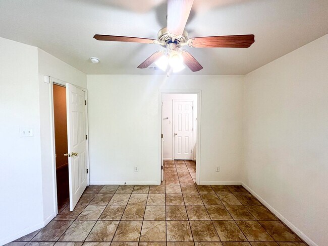 Building Photo - 3807 Wind Ct