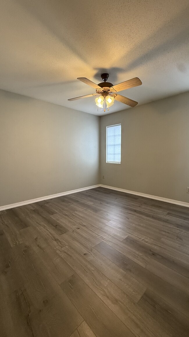 Building Photo - 8730 Glen Meadow Ln