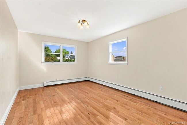 Building Photo - 110 Webster Ave