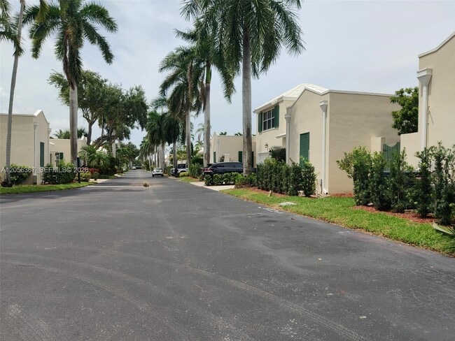 Building Photo - 17276 Bermuda Village Dr