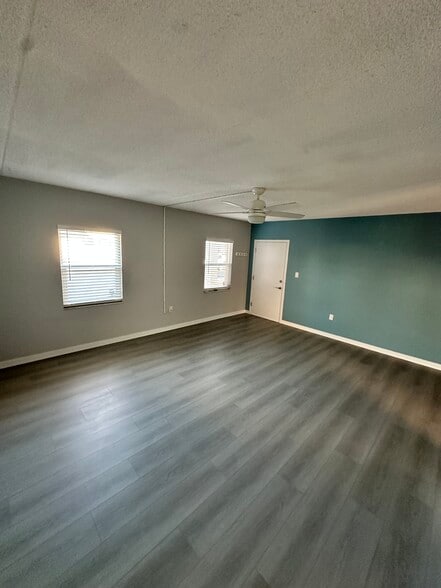 Living room. - 1153 Rue des Rois