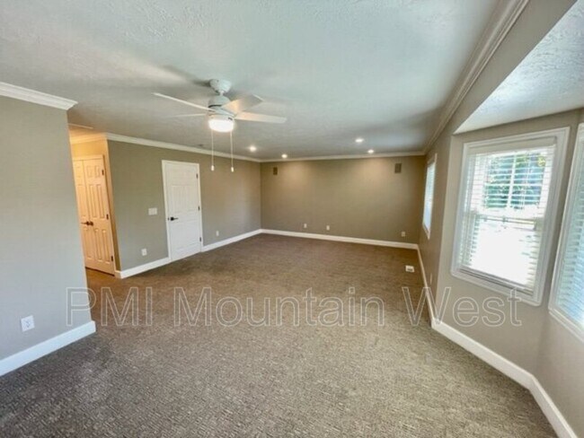 Building Photo - 499 N 200 W