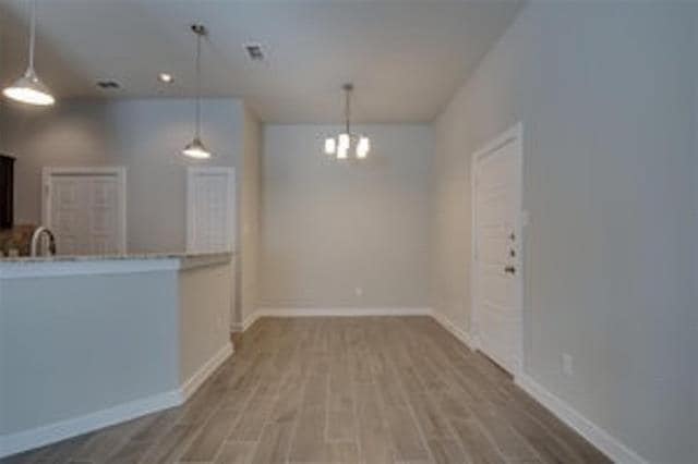 Building Photo - 1011 Skyview Ct