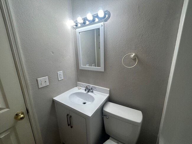 Building Photo - 1019 Monticello St