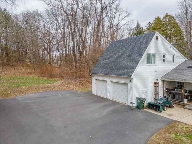 Building Photo - 212 Gilsum St