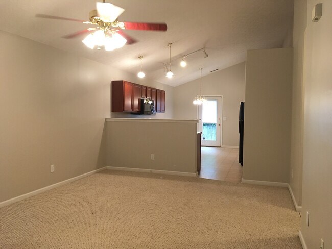 Building Photo - 121 Blue Heron Pl