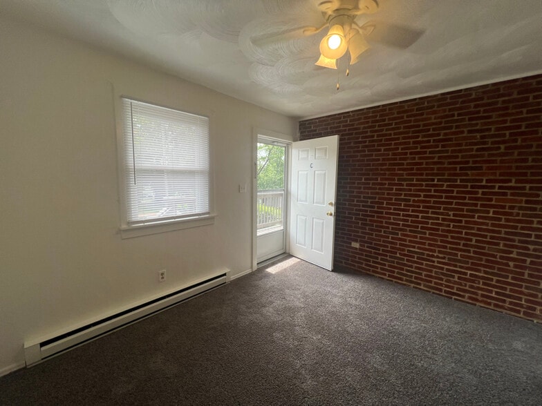 Building Photo - 1416 Moorman Ave NW