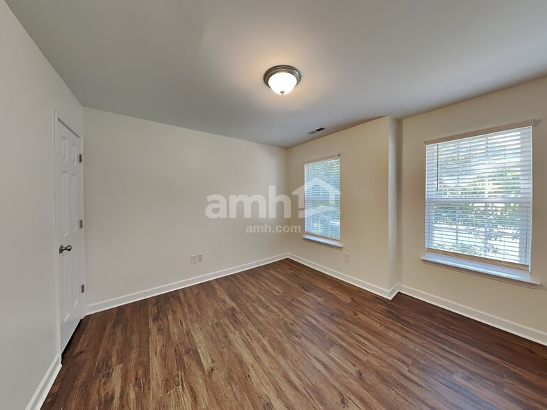 Building Photo - 12102 Hampton Place Dr