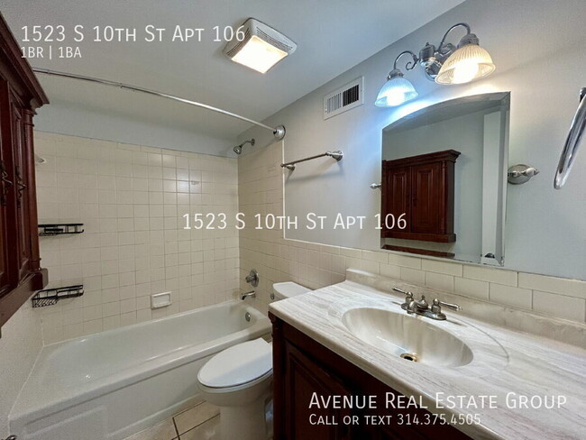 Building Photo - Charming 1-Bed Oasis in the Heart of Saint...