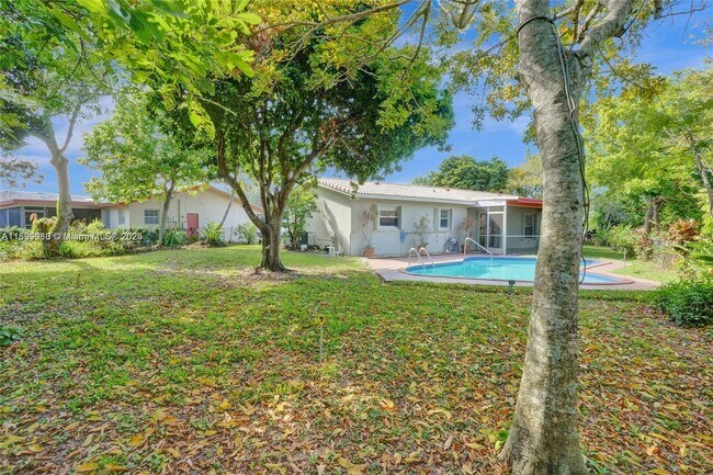 Building Photo - 4103 NW 75th Ave