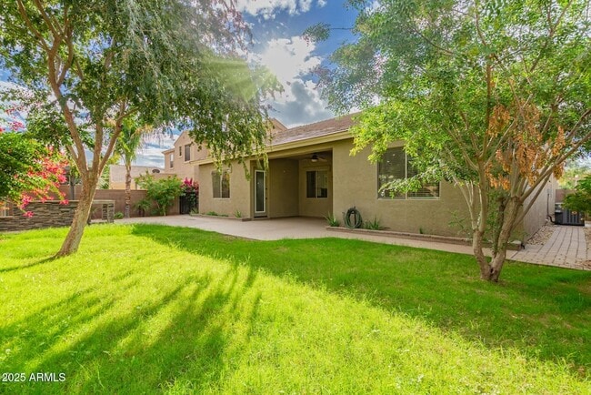 Building Photo - 3433 E Bluebird Pl