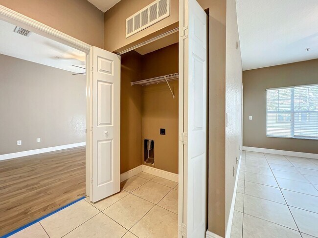 Building Photo - LUXURY 3 Bedroom / 2 Bath Townhome in a ga...