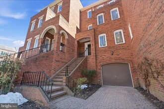 Building Photo - 3919 Georgetown Ct NW