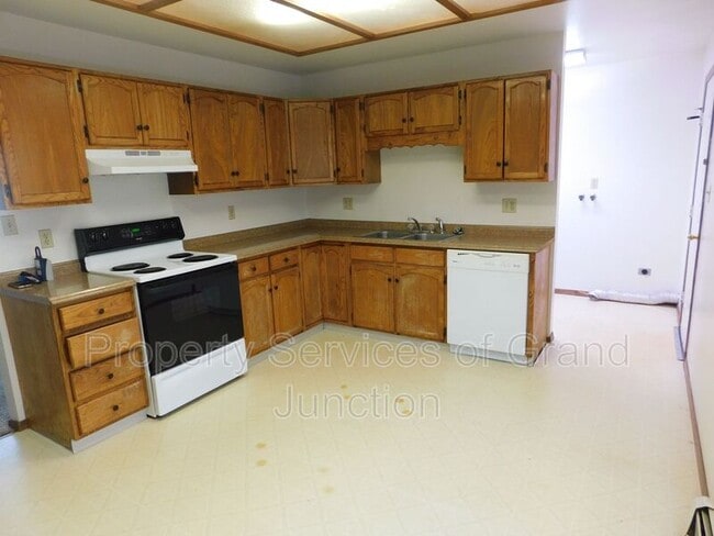 Building Photo - 570 Dawn Ct