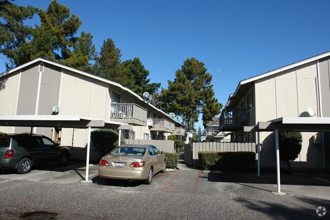 Building Photo - Garden Court Apartments