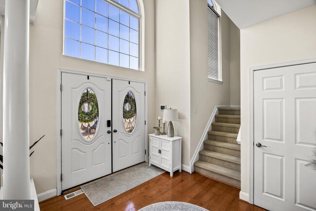 Building Photo - 7 Madison Ct