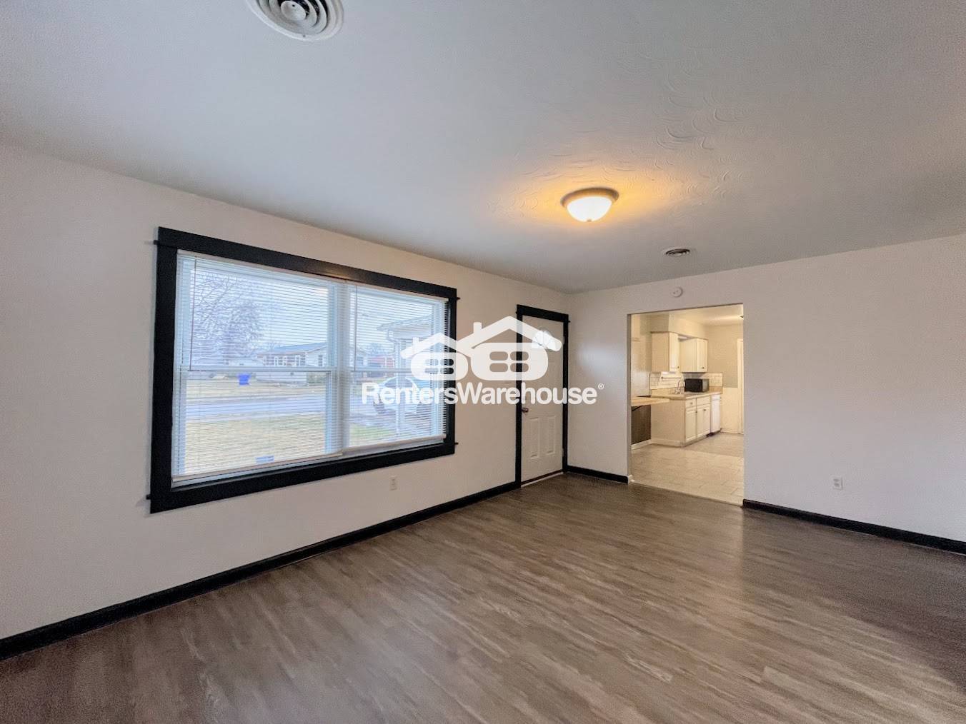 Building Photo - 1121 Elliott St